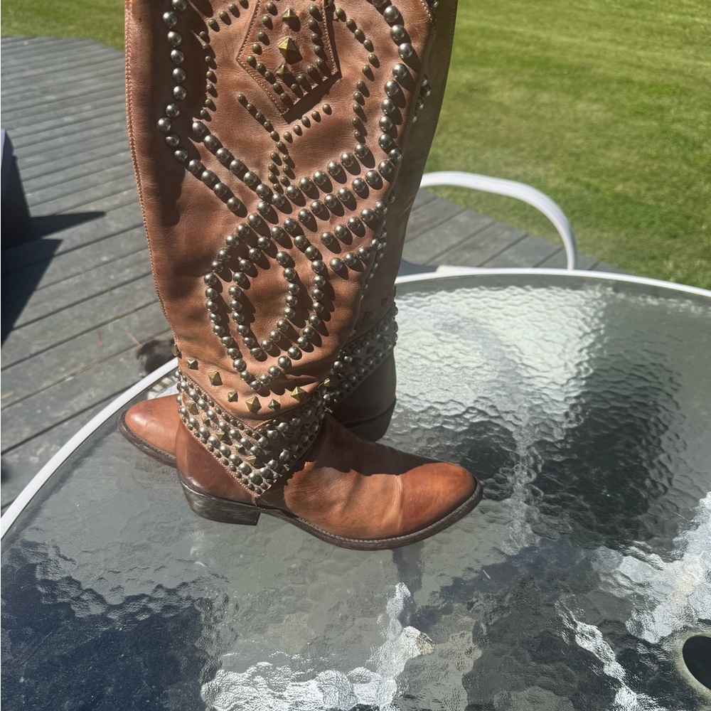 Old gringo boot tall studded 8 1/2 b .  Great shape